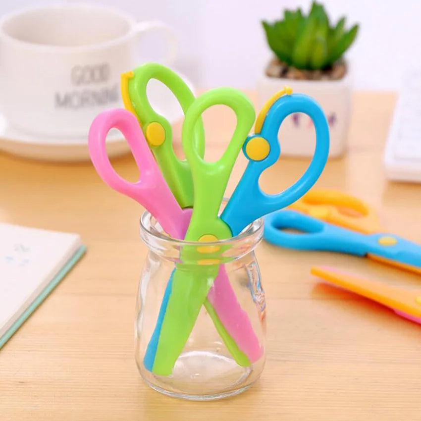 Plastic Safety Scissors Kindergarten DIY Paper Cutting Mini Art Scissors