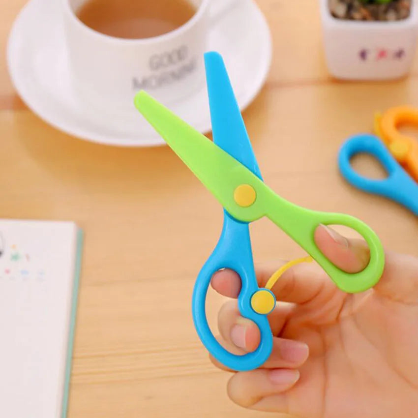 Plastic Safety Scissors Kindergarten DIY Paper Cutting Mini Art Scissors