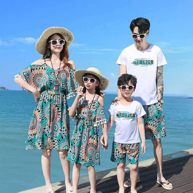 Family Matching Outfits Summer Beach Mother Daughter Floral Dresses Dad Son Cotton T-shirt & Shorts Couple Outfit Seaside